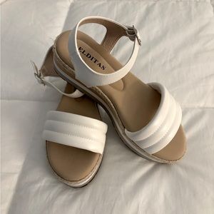 Women sandals